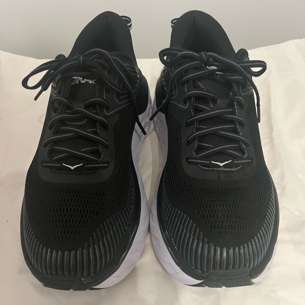 Women’s black Hoka Bondi 7 size 10w